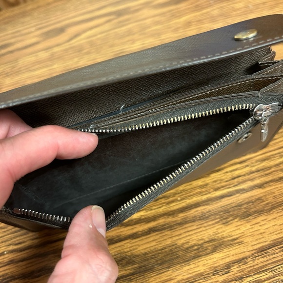 LOUIS VUITTON Vintage 2006 Accordeon Wallet Retail $425 - Picture 11 of 11